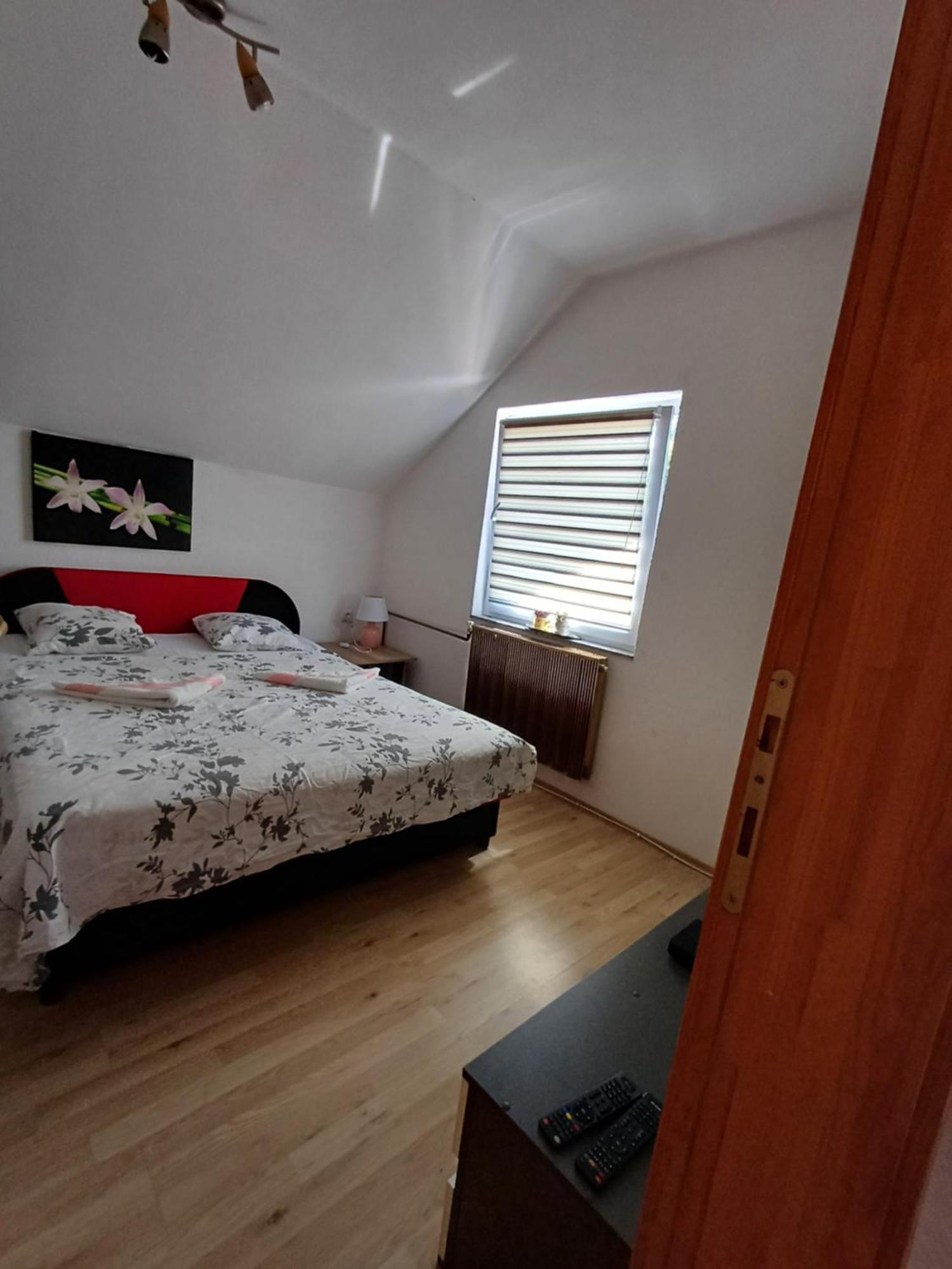 Apartman Denis Una Luzine Luaran gambar